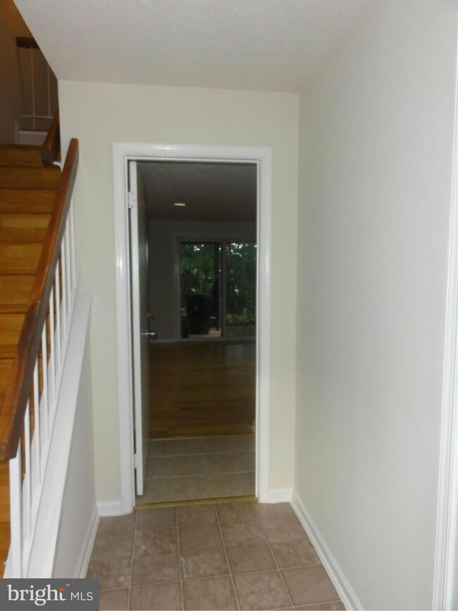 13908 Big Yankee Ln, Centreville, VA 20121 - photo 4