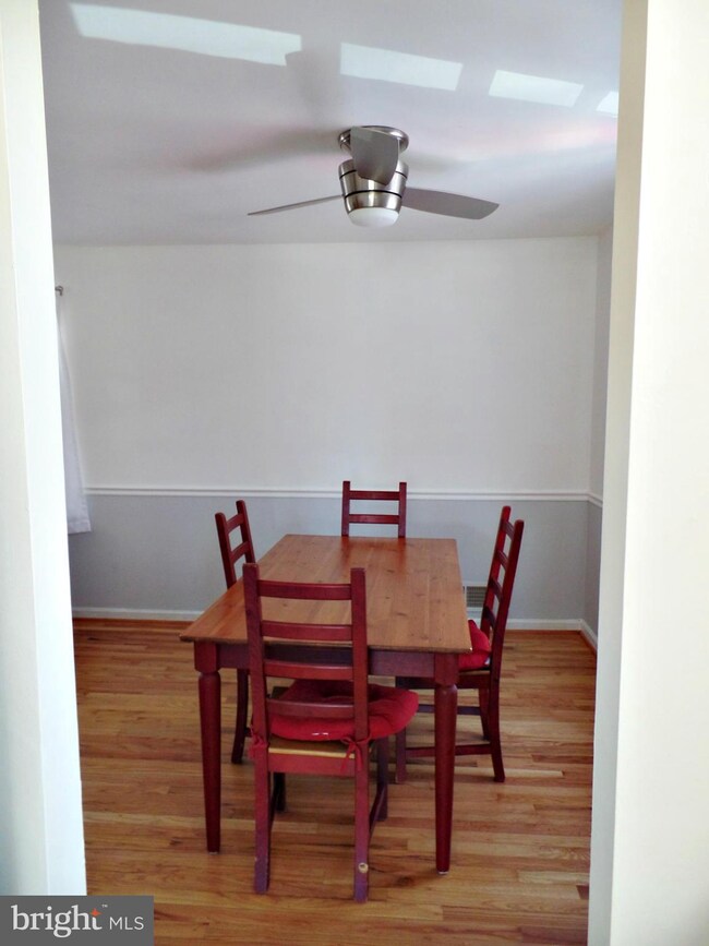 9606 Sudley Manor Dr, Manassas, VA 20109 - photo 5