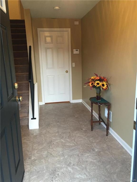 501 S Lehigh Gap St, Walnutport, PA 18088 - photo 4