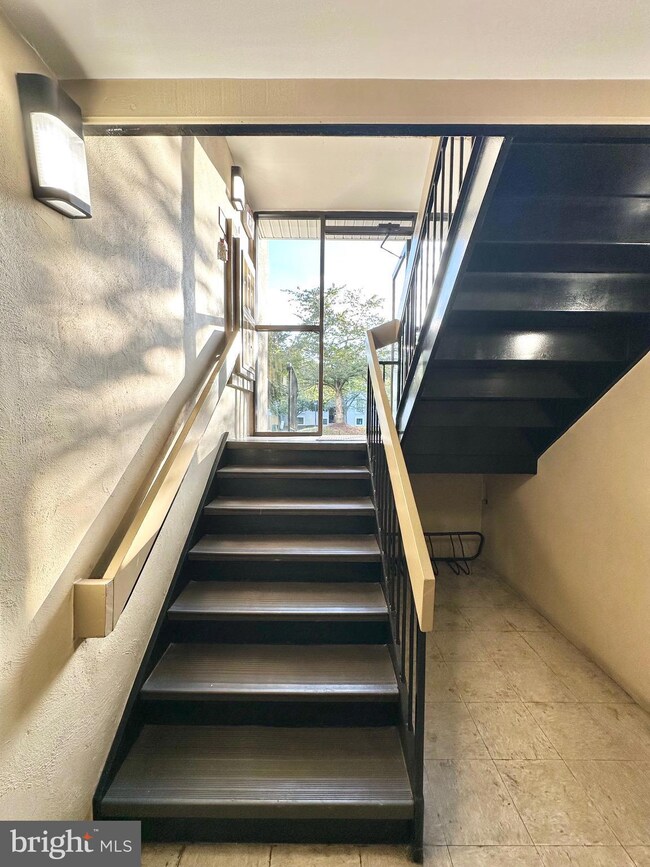 5758 Village Green Dr unit 5758A, Alexandria, VA 22309 - photo 3