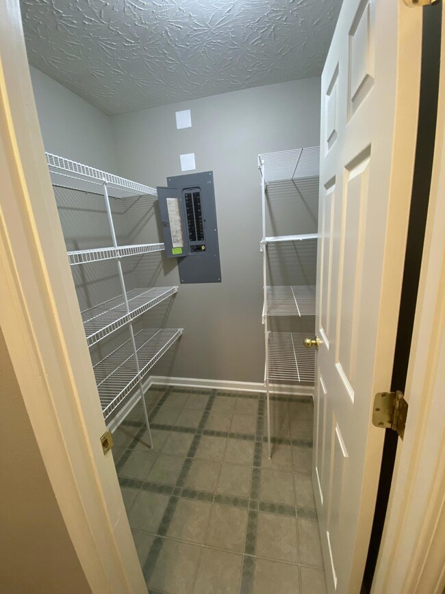 129 Hope Dr, Frankfort, KY 40601 - photo 5