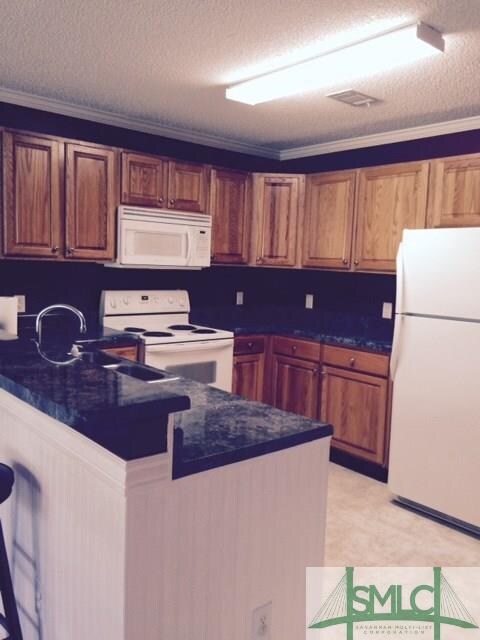 Kitchen - lots of cabinets
