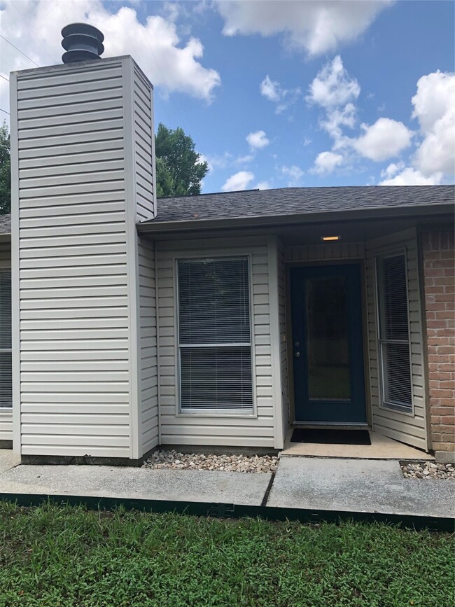 8407 E Ridge Dr, Houston, TX 77040 - photo 4