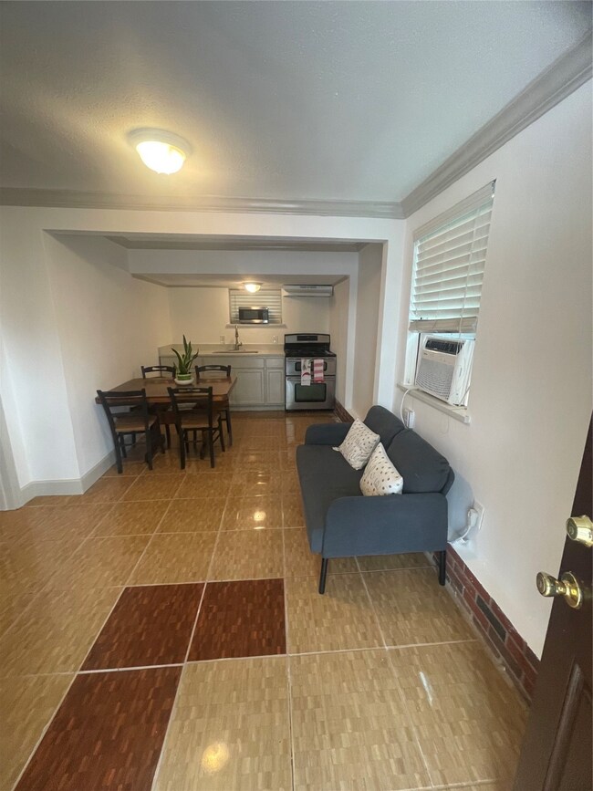 3710 Mandell St unit 4, Houston, TX 77006 - photo 3