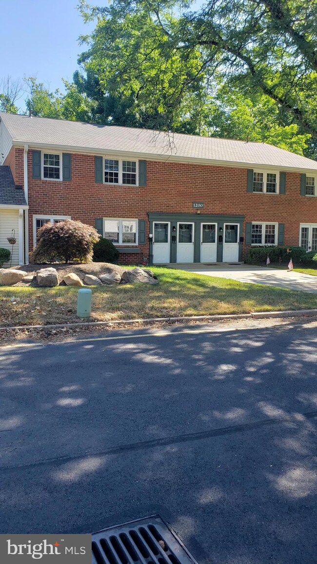 1207 Yardley Commons, Yardley, PA 19067 - photo 2