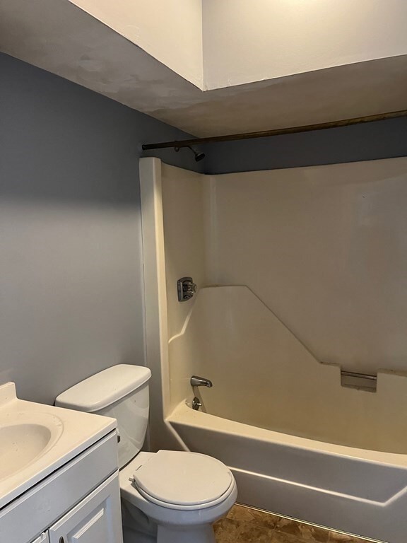 511 Buffinton St unit B, Fall River, MA 02721 - photo 6