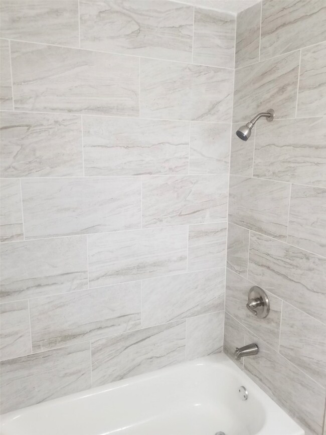 7302 Bretshire Dr, Houston, TX 77016 - photo 5