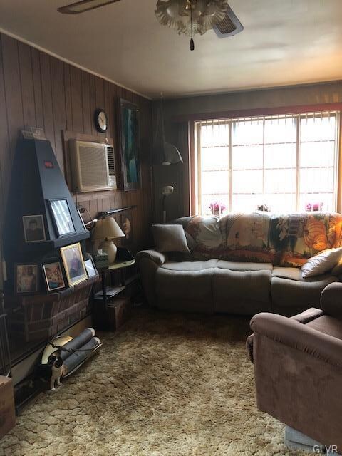 637 Dixon St, Allentown, PA 18103 - photo 2