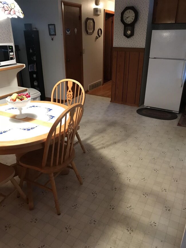 9 Burns St, Nashua, NH 03064 - photo 3