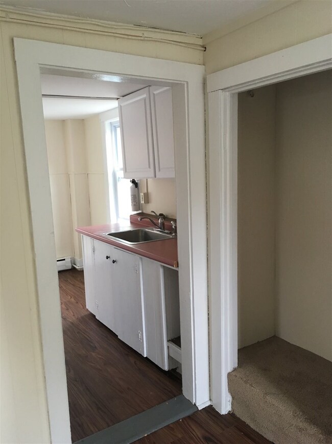 16 Riverside Dr unit 2, Ashland, NH 03217 - photo 4