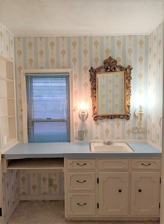 C) Upstairs bathroom (a)