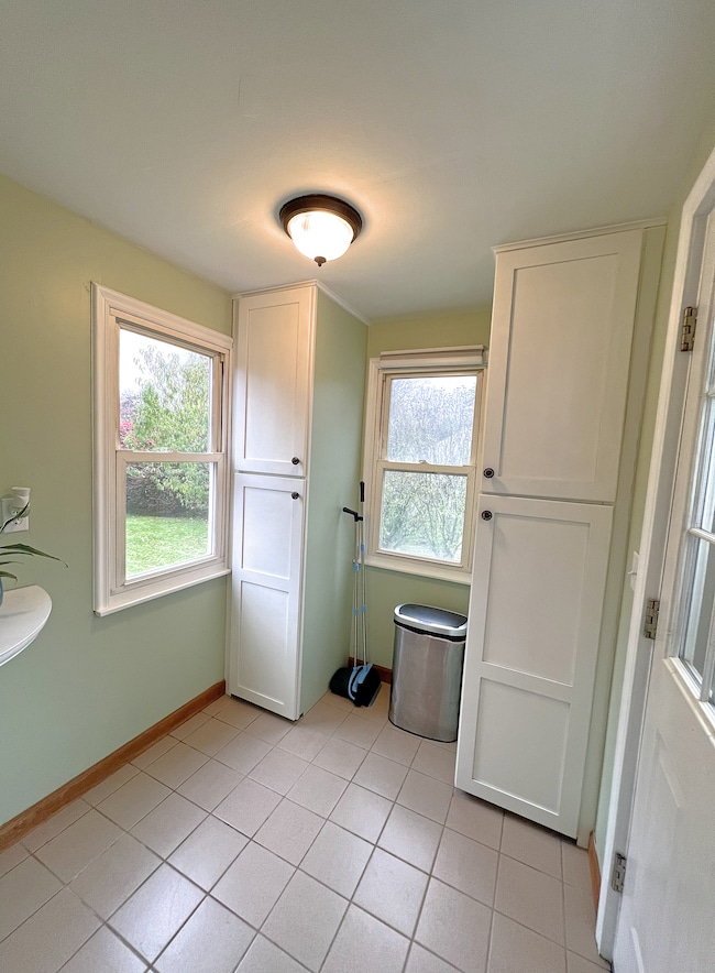 63 Maple Ridge Dr, Somers, CT 06071 - photo 4