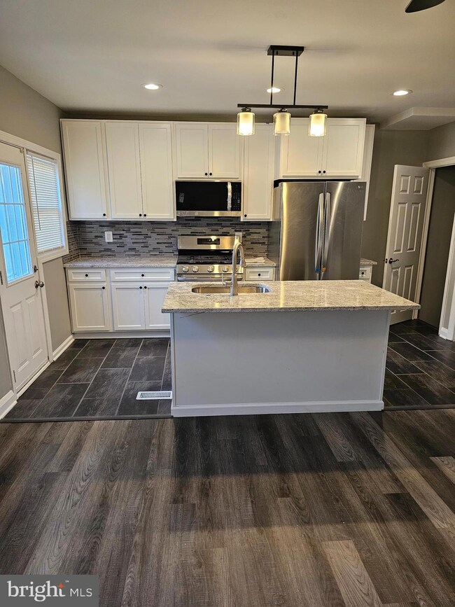 5711 The Alameda, Baltimore, MD 21239 - photo 4