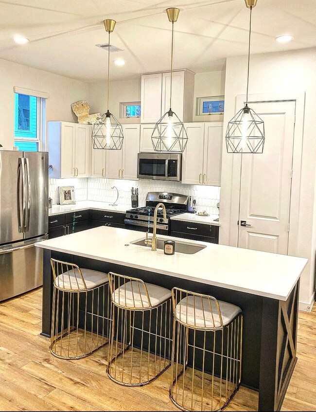 8910 Knoll Villas St, Houston, TX 77080 - photo 4