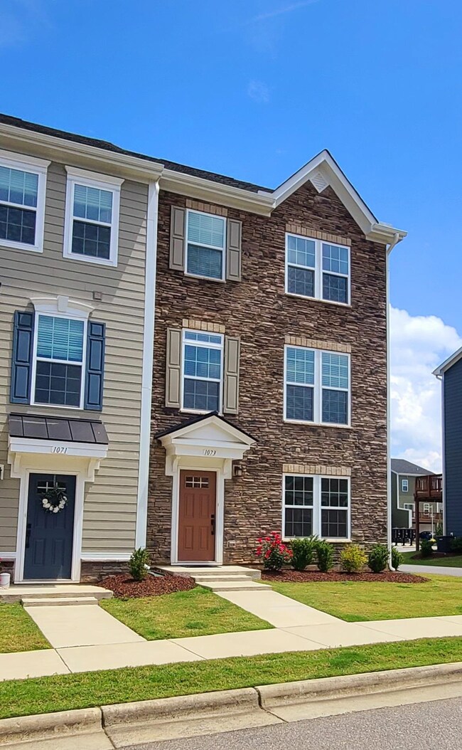 1073 Branch Line Ln, Apex, NC 27502 - photo 2