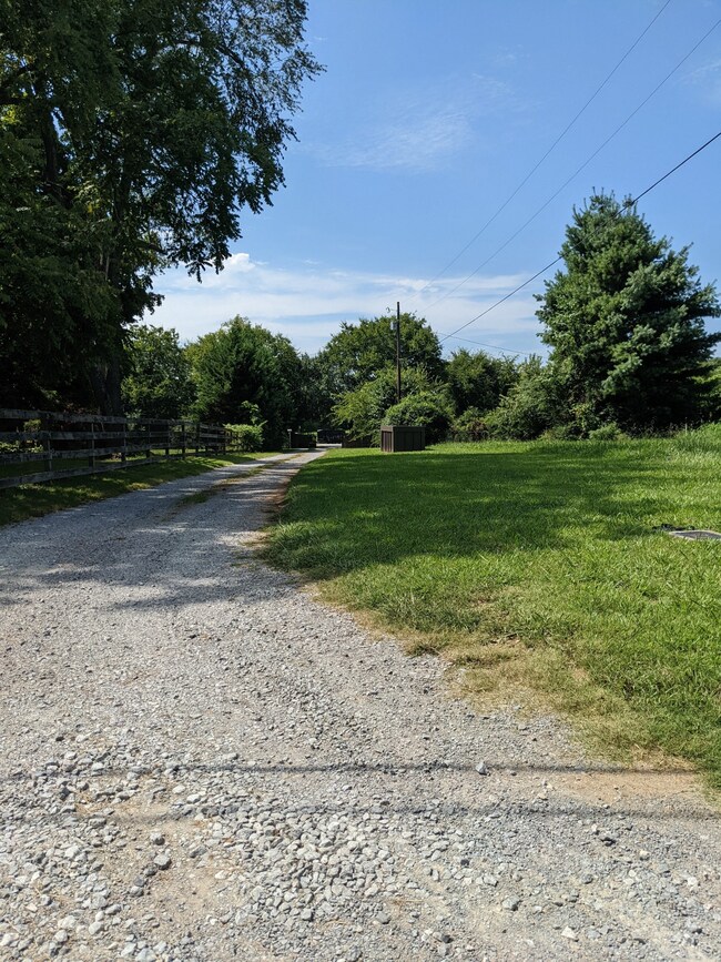 2320 Bluebird Rd, Lebanon, TN 37087 - photo 3