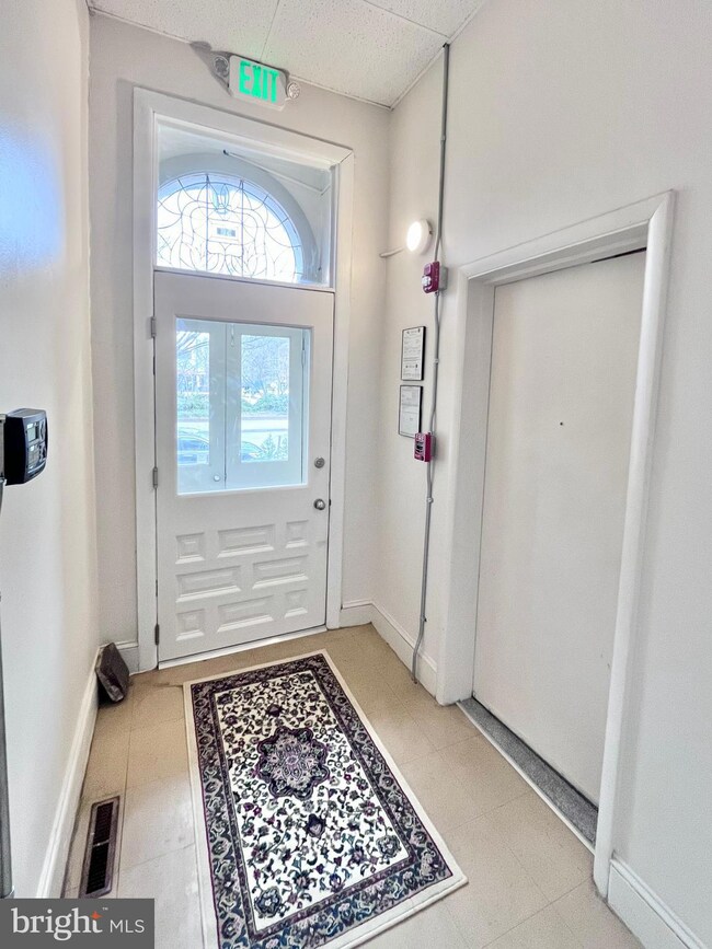 1502 W Mount Royal Ave unit 3, Baltimore, MD 21217 - photo 4