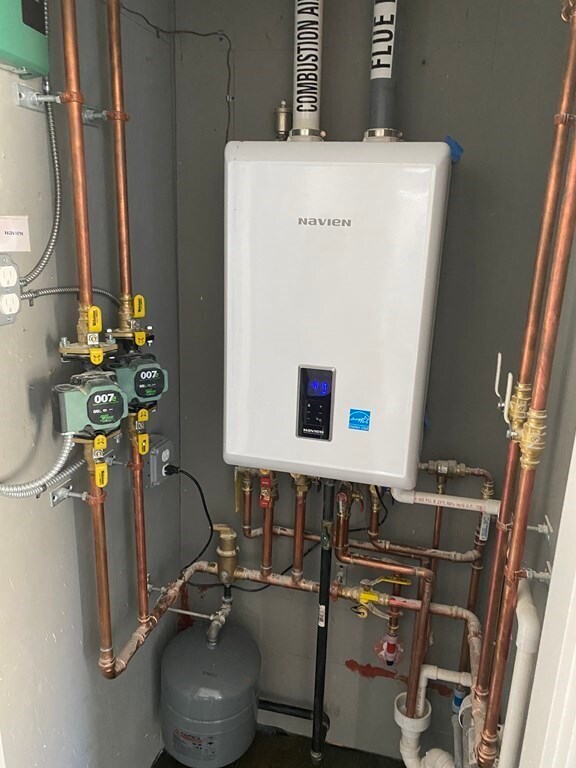 19 Warner St unit b, Dorchester Center, MA 02124 - photo 4