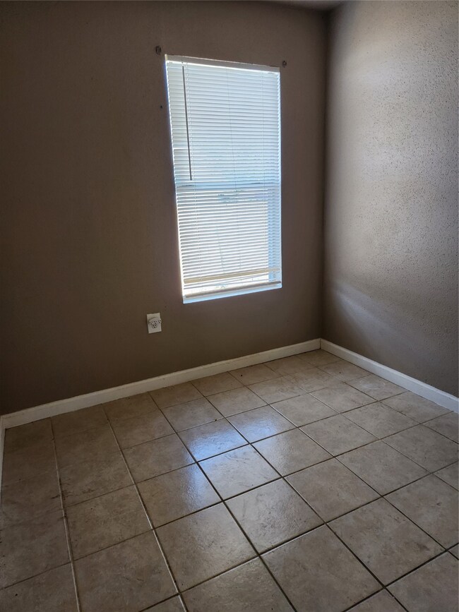 1013 Lawrence St, Rosenberg, TX 77471 - photo 6