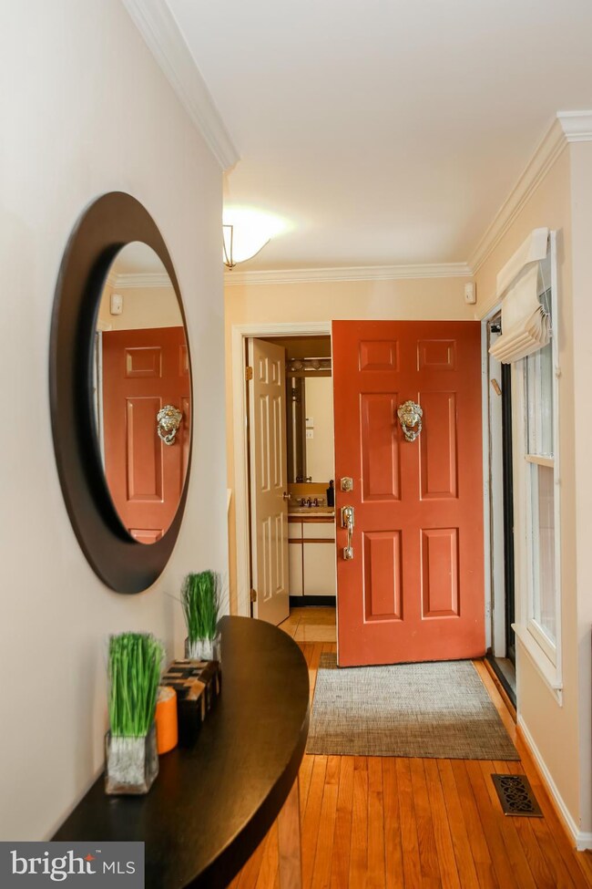 6530 75th St, Cabin John, MD 20818 - photo 2