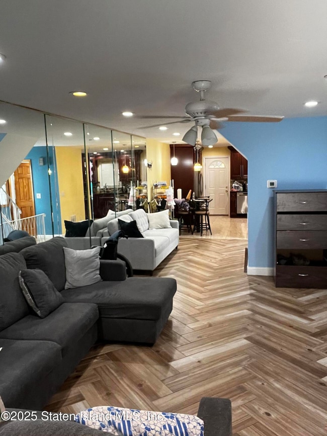 1915 N Railroad Ave, Staten Island, NY 10306 - photo 6