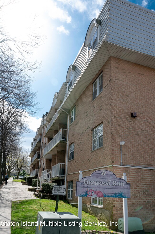 65 Elmwood Park Dr unit 10, Staten Island, NY 10314 - photo 4