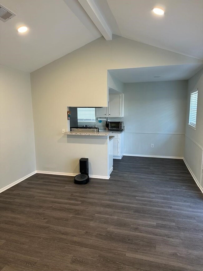 7725 Charlesmont St, Houston, TX 77016 - photo 4