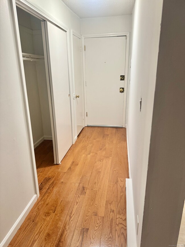 457 Whalley Ave unit 402, New Haven, CT 06511 - photo 4