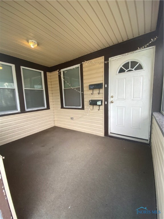 3811 Berkeley Dr, Toledo, OH 43612 - photo 2