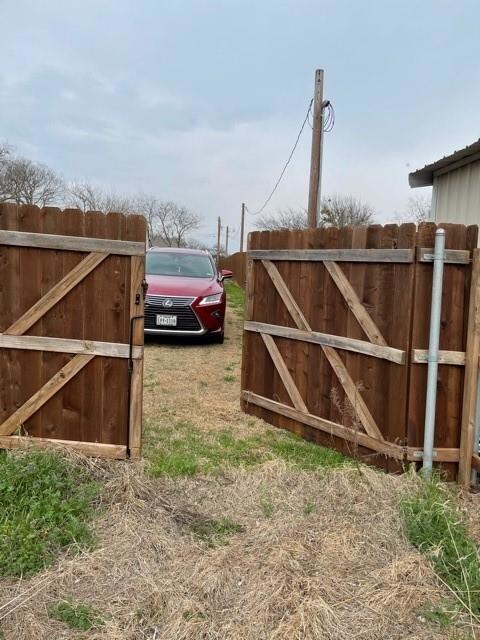 510 Parker St, Azle, TX 76020 - photo 7