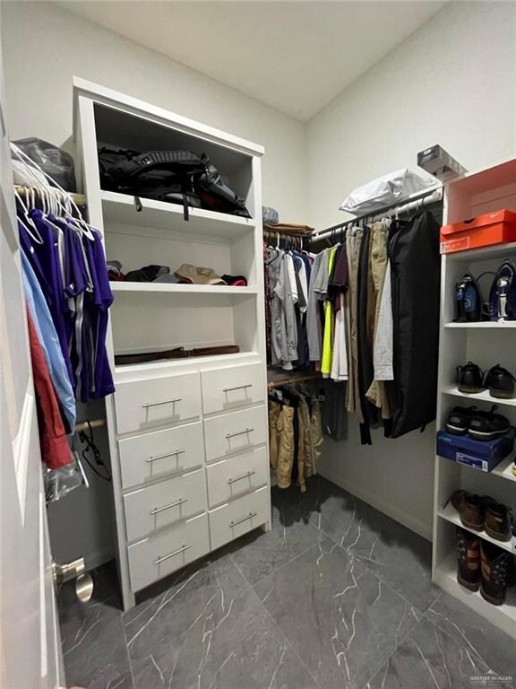 1137 Mezquite Dr, Alamo, TX 78516 - photo 6