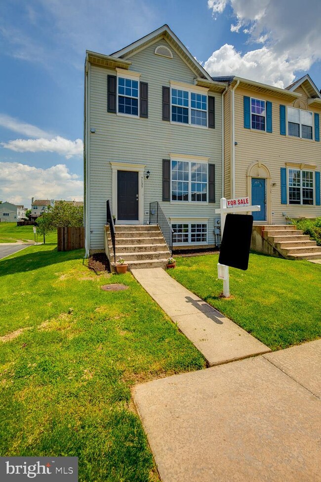 7137 Ladd Cir, Frederick, MD 21703 - photo 3