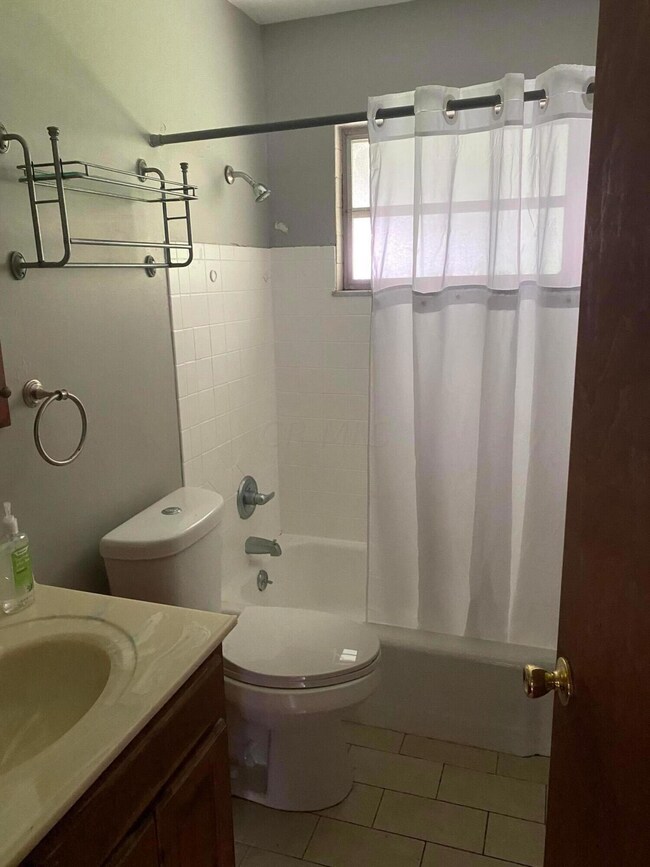 unlisted-address, Columbus, OH 43213 - photo 7