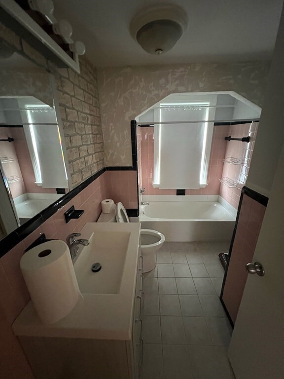 2 Haydn St unit 1, Roslindale, MA 02131 - photo 4