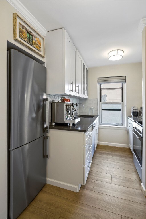 The Pembroke unit 8-G, New York, NY 10075 - photo 5