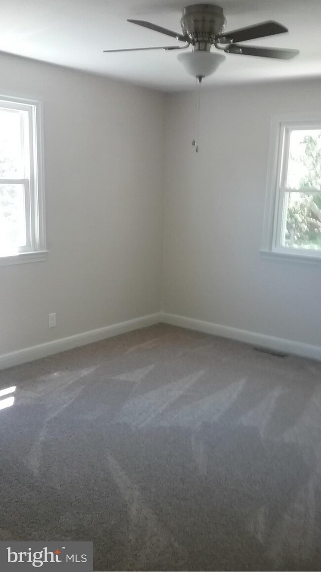 210 Sycamore Rd, Curtis Bay, MD 21226 - photo 6