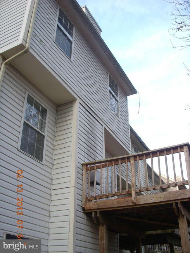 7260 Mahogany Dr, Hyattsville, MD 20785 - photo 2