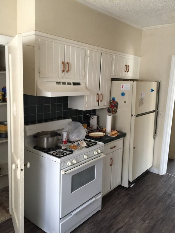 842 Chestnut St unit 844, Springfield, MA 01107 - photo 6