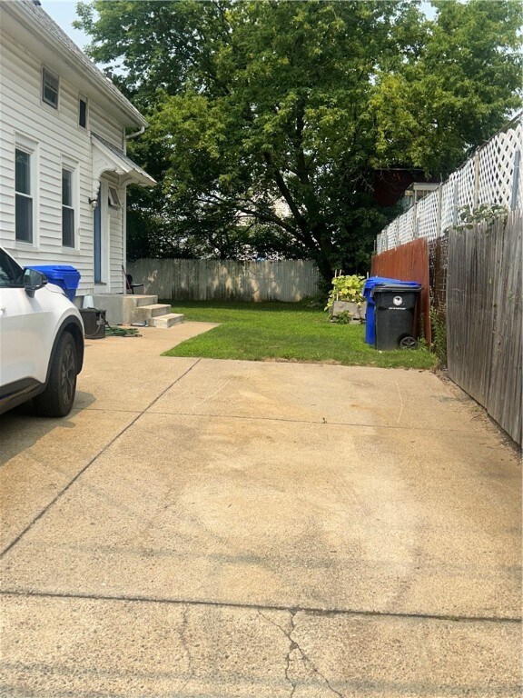 116 Webster St unit 2, Pawtucket, RI 02861 - photo 2