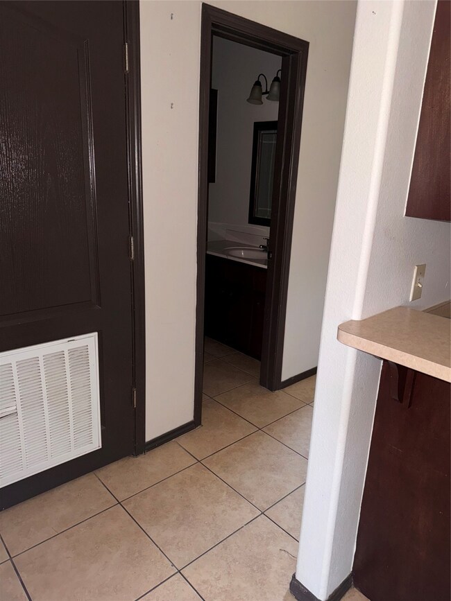 3512 N 6th St, McAllen, TX 78501 - photo 5
