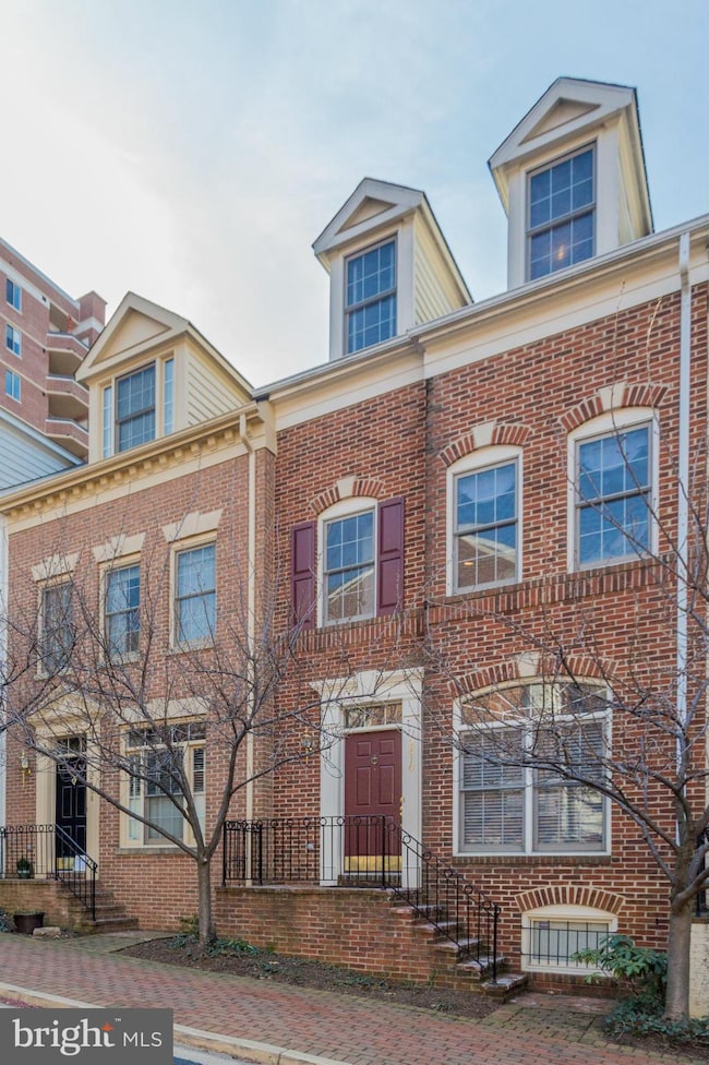 2410 13th Ct N, Arlington, VA 22201 - photo 2