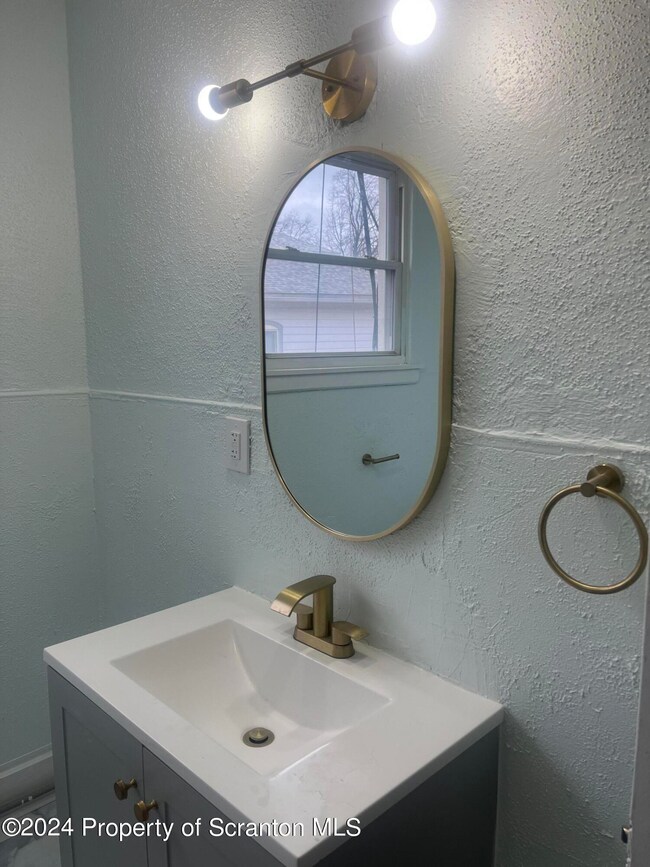 140 W River St unit C, Wilkes Barre, PA 18702 - photo 4