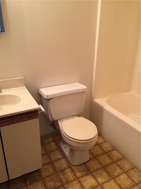 150 W Center St unit 1B, Nazareth, PA 18064 - photo 4