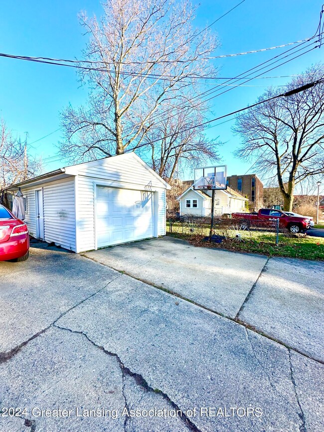 Garage extra parking