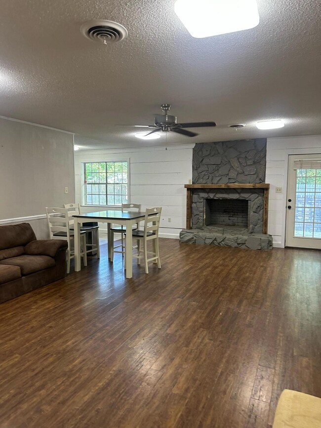 103 Hinton Cir, Tupelo, MS 38801 - photo 4