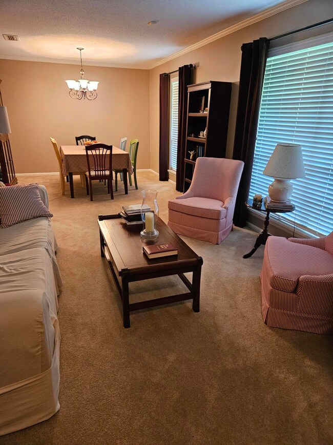 Livingroom & Diningroom