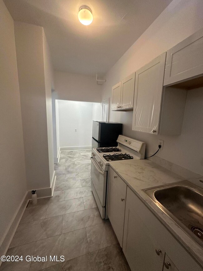 166 2nd Ave unit 3, Troy, NY 12180 - photo 6