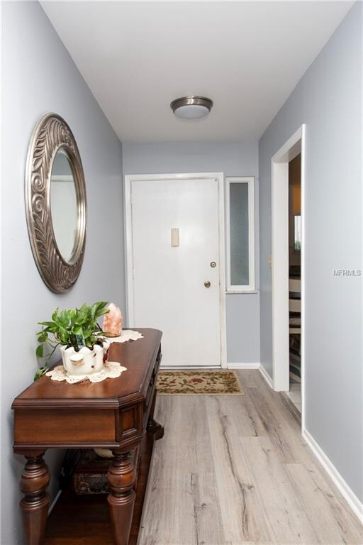Entry/Foyer