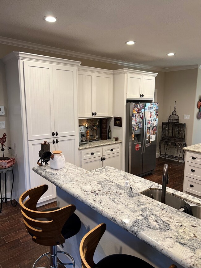 506 Clarence St, Tomball, TX 77375 - photo 6