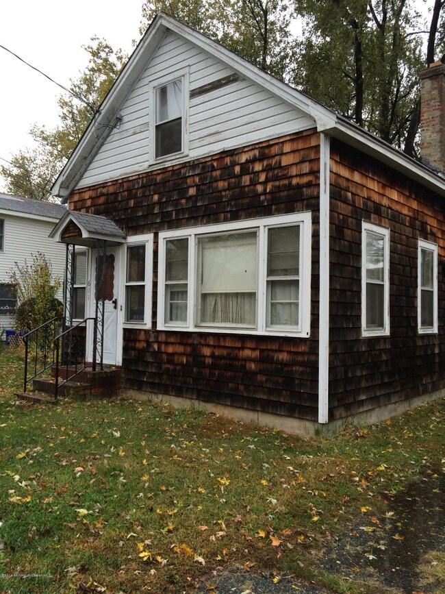 611 Aumack Ave, Keyport, NJ 07735 - photo 2